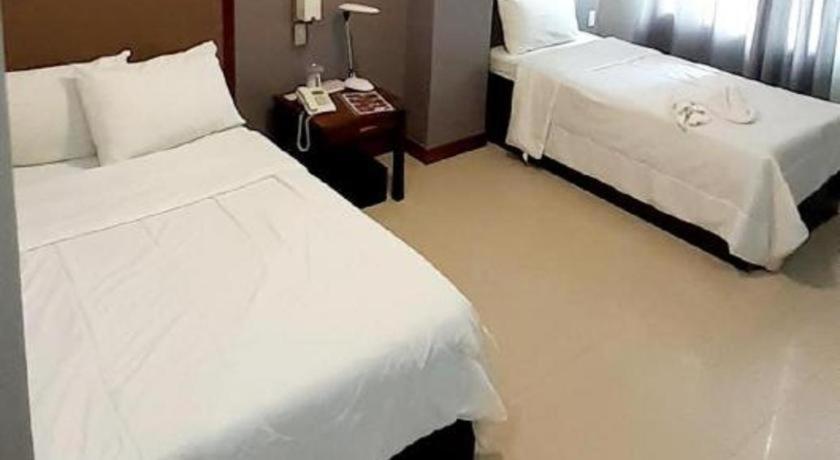 Hotel Camila 2 Dipolog Exteriör bild